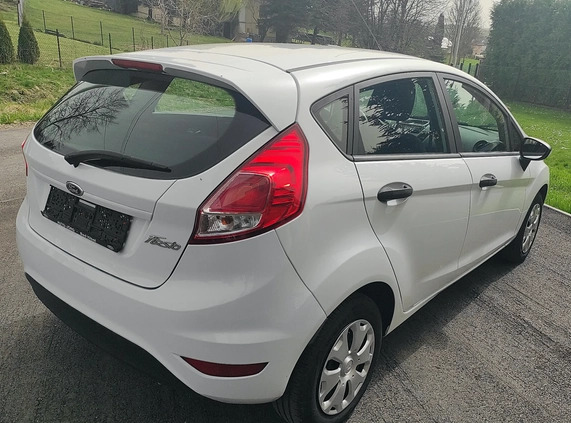 Ford Fiesta cena 32500 przebieg: 134000, rok produkcji 2015 z Brzozów małe 631